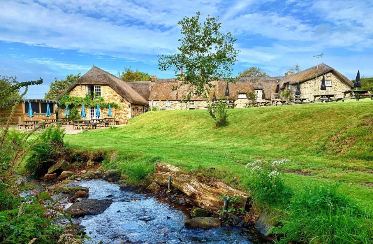 Bearslake Inn Bridestowe Ngoại thất bức ảnh