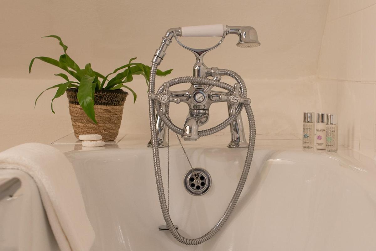 Bearslake Inn Bridestowe Phòng bức ảnh